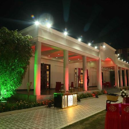 מלון בארילי Executive Club מראה חיצוני תמונה